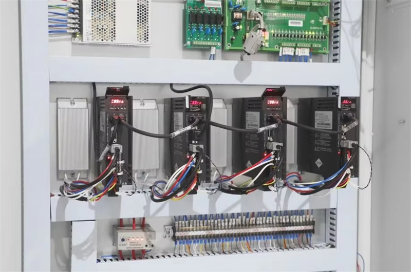 One-to-two connection for cutting machine Automatic tool change (13)